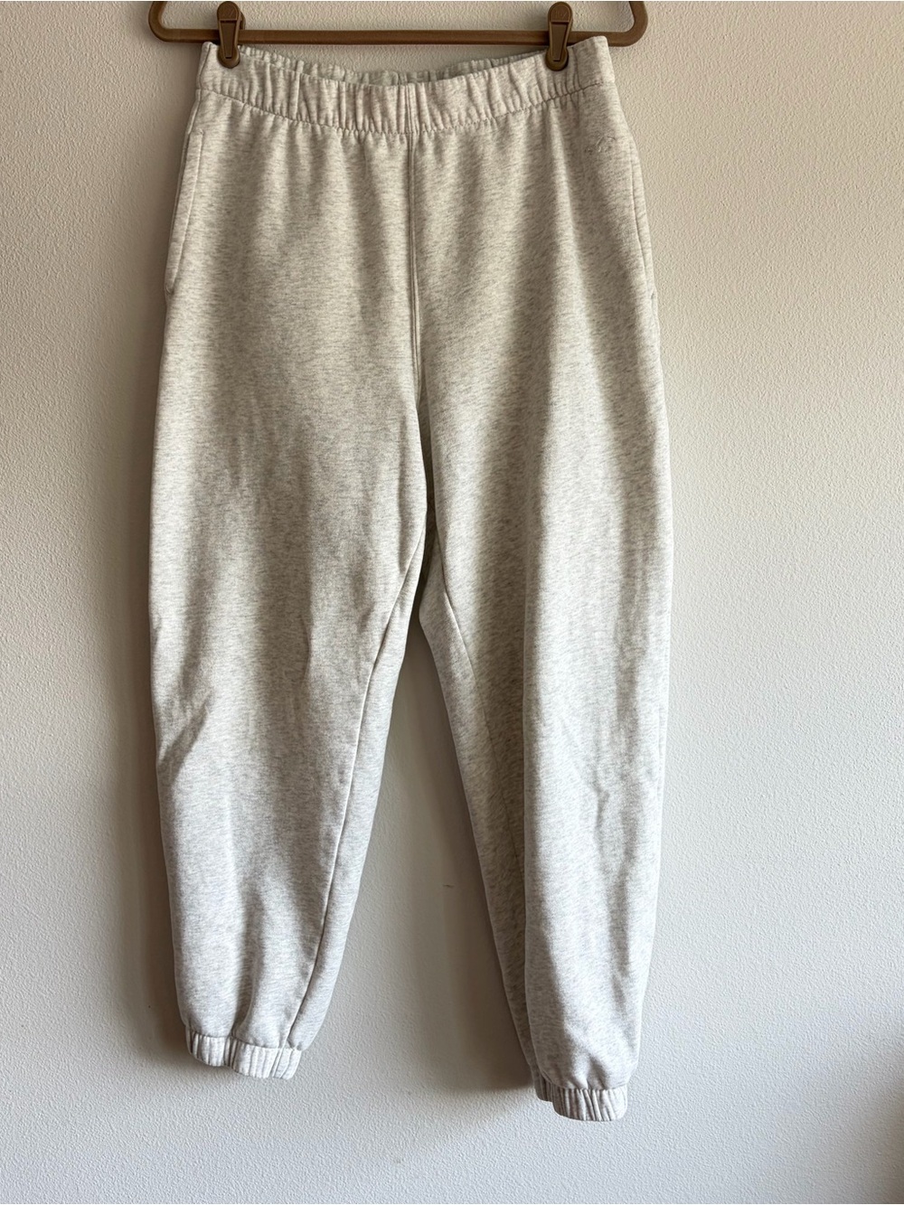 Hollister Light Gray Women’s Fleece Joggers - Picture 5 of 5